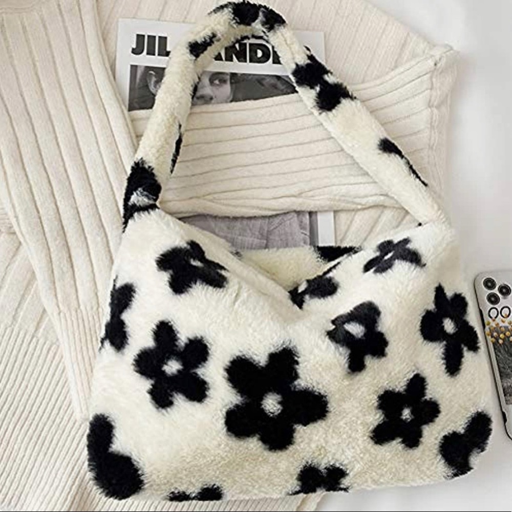 Y2K Plush Fluffy Flower Shoulder Bag - Picture 2 of 3